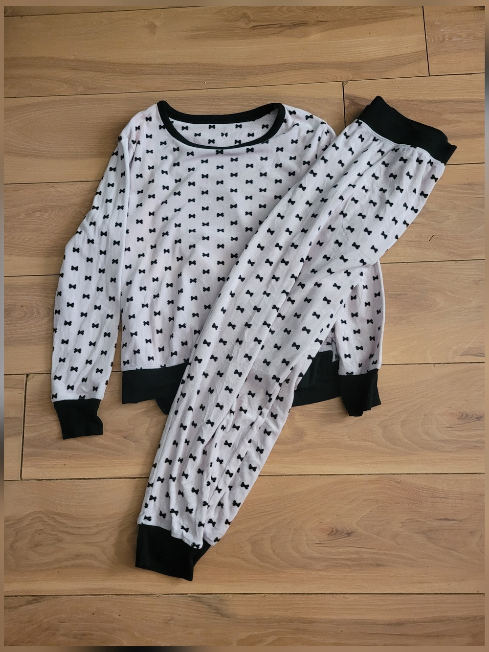 kate spade M White and Black Bow-Print Pajama Set